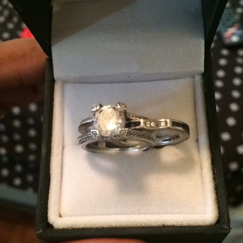 Ring - Picture 2 of 2